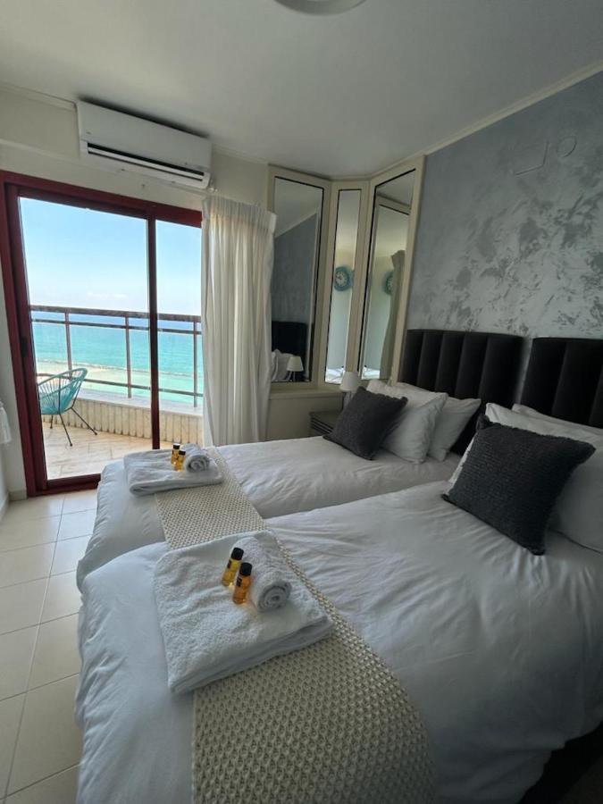 Sea-Front Apartment Νετάνια Εξωτερικό φωτογραφία