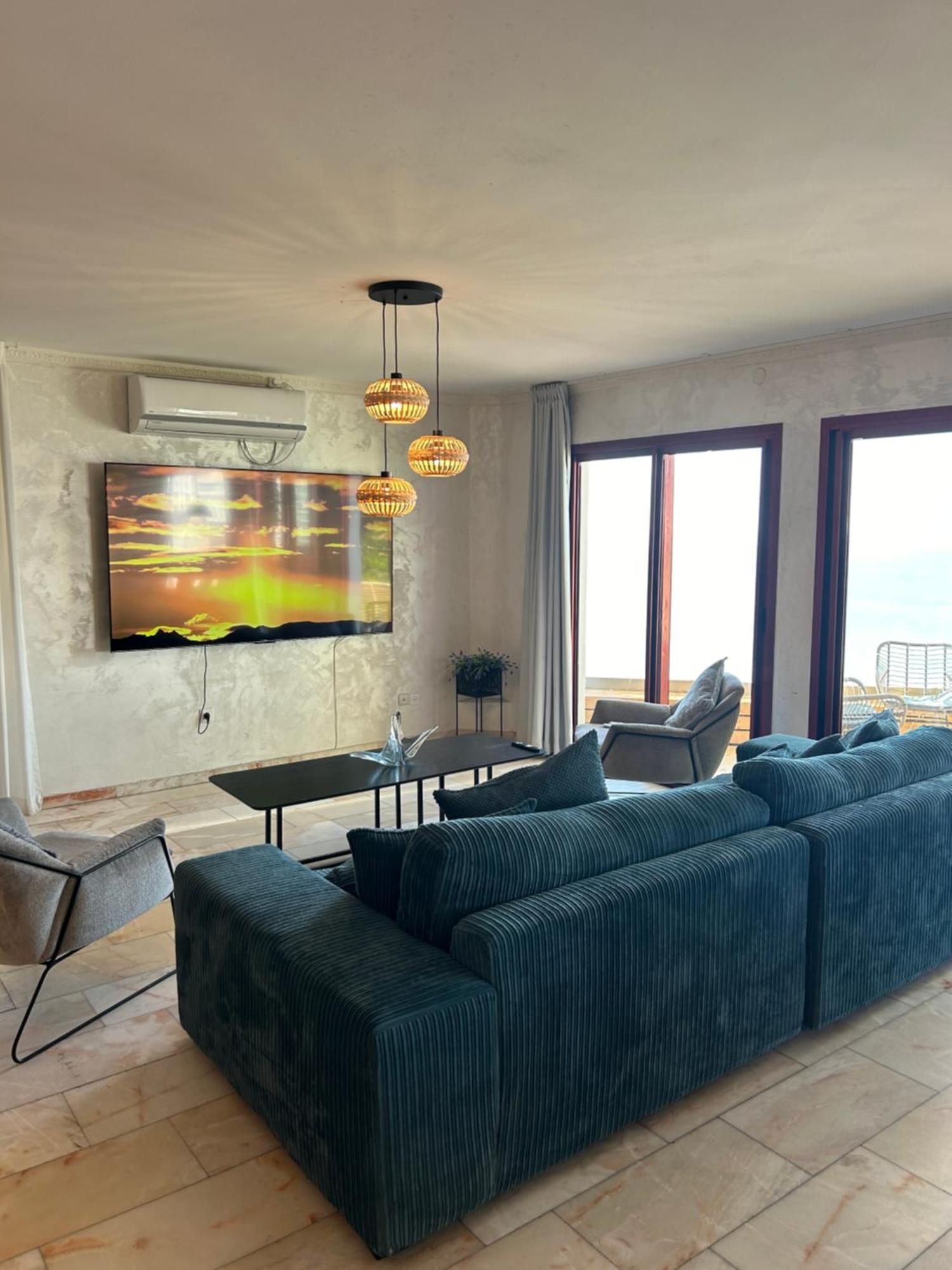 Sea-Front Apartment Νετάνια Εξωτερικό φωτογραφία